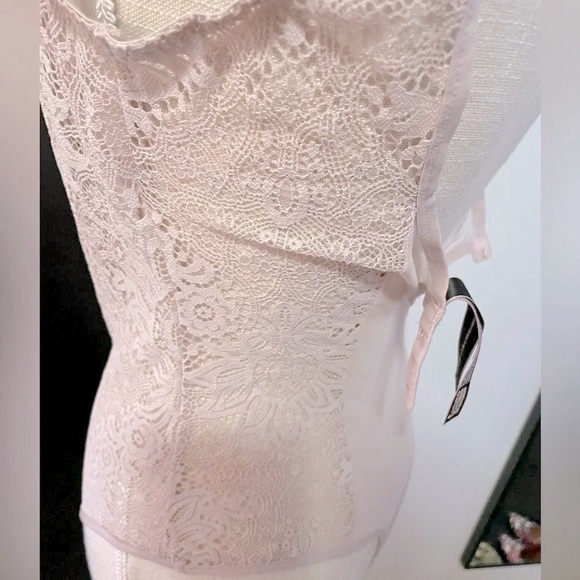 VICTORIA SECRET LACE CAP SLEEVE BODYSUIT WITH MESH BACK LAVENDER SIZE M - Picture 4 of 16